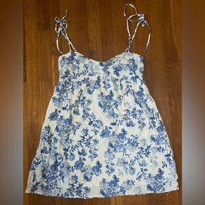 NWT Olivaceous Baby Doll Mini Spaghetti Strap Dress Blue White Floral Medium
